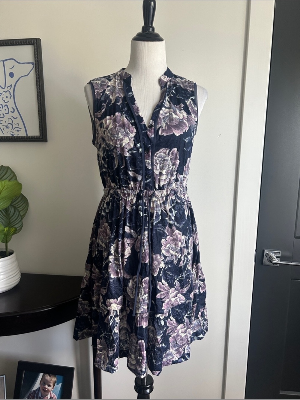 Simply Vera wang 🪻M Sleeveless Navy purple Floral knee length  Dress